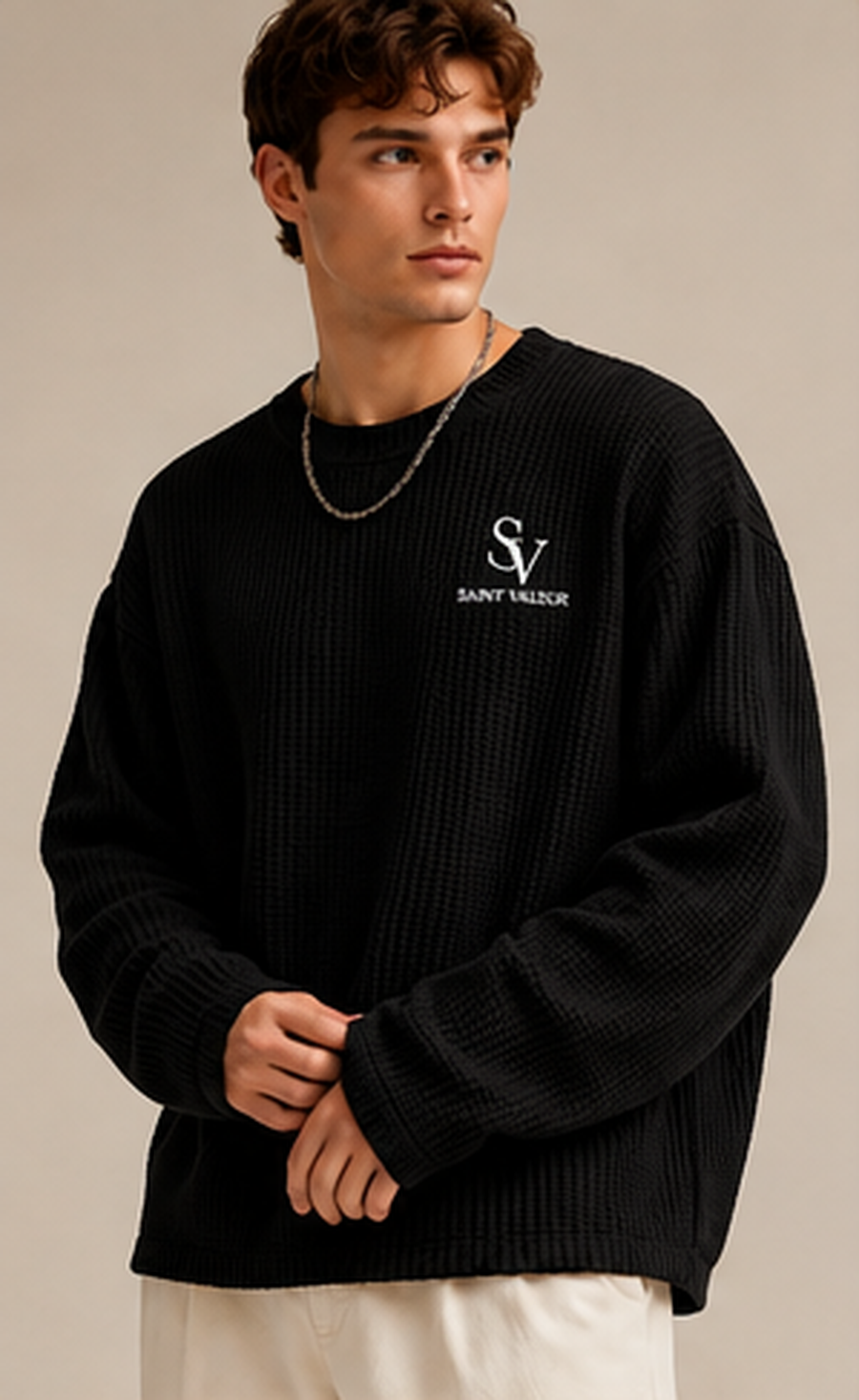 Saint Valeur Veylan Pullover black model concept with left chest logo