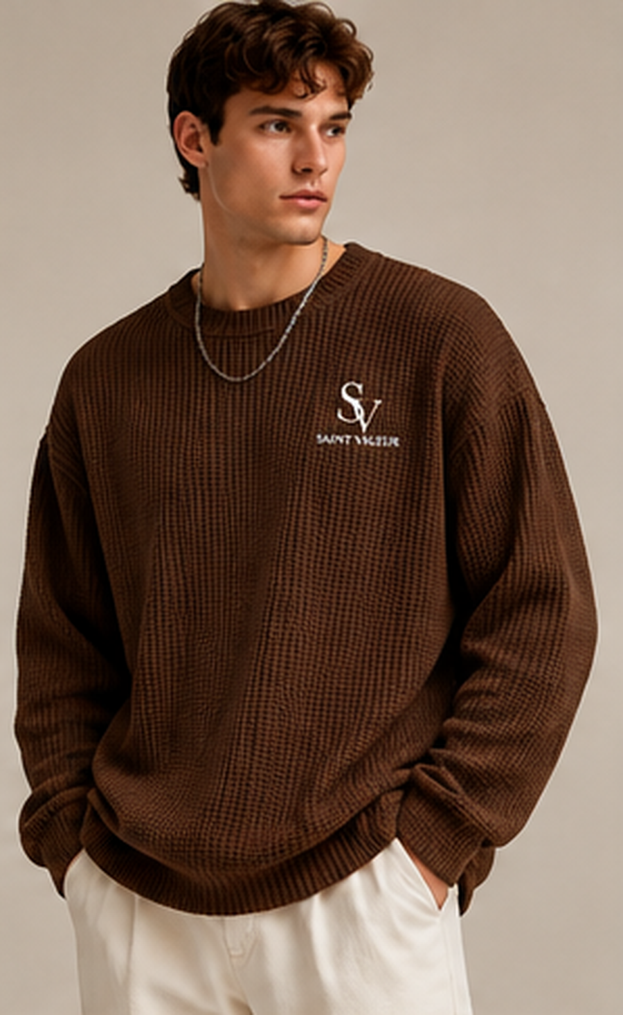 Saint Valeur Veylan Pullover brown model concept with left chest logo