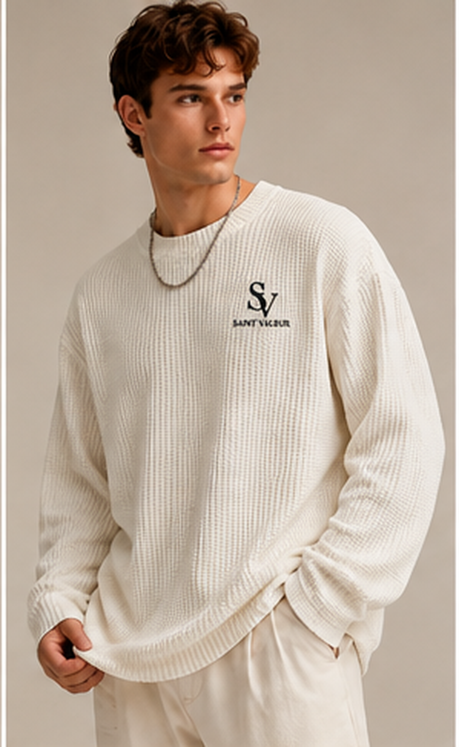 Saint Valeur Veylan Pullover white model concept with left chest logo